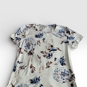 Floral Short Sleeve Tunic Top – Cream Blue Rose Print
